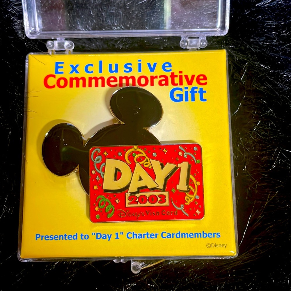 Disney 2003 Day 1 Commemorative Pin